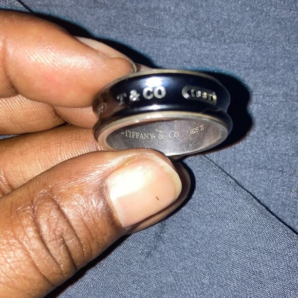 Tiffany & Co. Men's Black and Silver Band - Picture 5 of 5